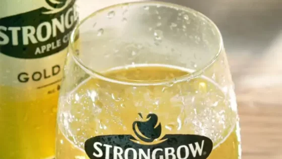 Strongbow Apple Ciders Always On Ice Cube Drop 4X5 Festive Gold Apple Can Slim Video 6S 4X5 Social Media Global English